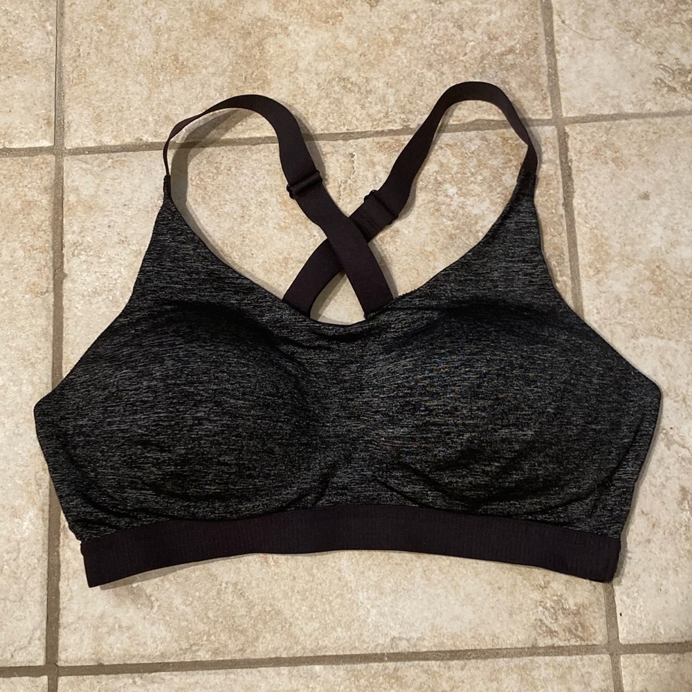 🌸3/$20🍉 Victoria's Secret Dark Heather Gray Sports Bra